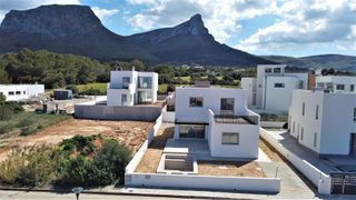Maison à Colònia de Sant Pere. Moderno chalet en construcción en montferrutx