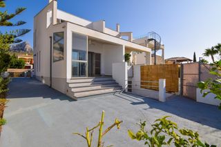 Affitto Casa a schiera in Colònia de Sant Pere. Se alquila moderno chalet adosado en montferrutx