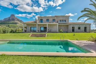 Rural plot in Colònia de Sant Pere. Finca rústica de lujo con piscina en colonia de san pedro