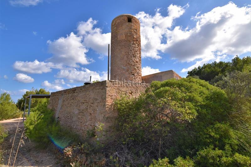Foto 71ad9a2d-ef66-45b2-acda-f24d6cd0feb4. Alquiler finca rústica impresionante casa auténtica de estilo mallorquín de alquiler anual en la Colònia de Sant Pere. en Artà