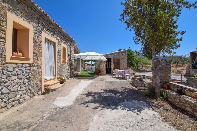 Foto e6a11de1-f20d-4952-bc8c-abf5da4dd9f9. Lloguer masia amb calefacció piscina a Artà poble Artà