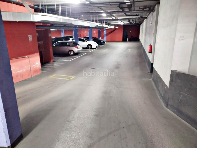 Foto e07603c1-bf2e-4bcc-80d8-4466e6c779c8. Parking voiture dans Universidad Getafe