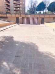 Aparcament cotxe  Calle de fernando delgado. Plaza de garaje para coche grande en vista alegre