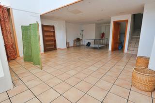 Local Comercial  Avenida de orovilla. Magnfico local en venta en edificacin seminueva