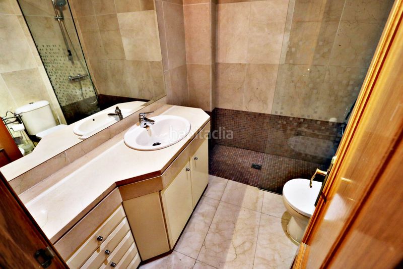 Foto f52f0050-2165-4334-8473-19bce2eda362. Xalet amb xemeneia calefacció aparcament a Getafe norte Getafe