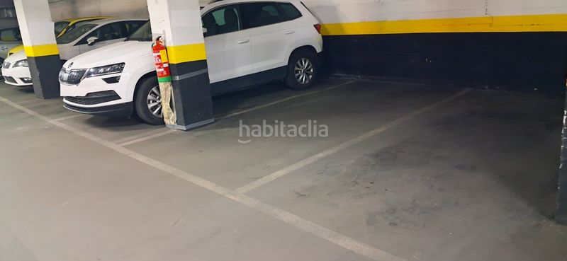 Foto b0614f95-60c8-4319-b514-2e83a6d93489. Aparcament cotxe a Centro Getafe