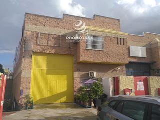 Nave industrial en Rivas Futura. Nave comercial terciaria de esquina. fachada a via principal del
