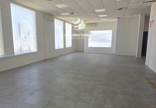 Fabrikhalle in Sevilla la Nueva. Nave de 231 m en una sola planta. uso terciario