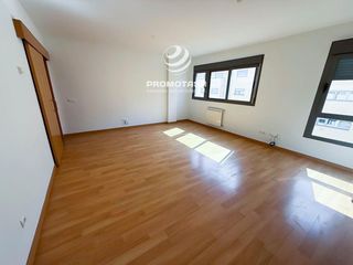 Etagenwohnung  Londres. Piso de 3 dormitorios en urbanizacion privada.