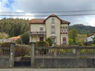 Casa en Viveiro. No cobramos honorarios al comprador. trato directo con la propie