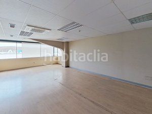Foto 1b2cdda2-2671-4bc7-94fb-b74ce839437a. Affitto capannone industriale con riscaldamento in Borox