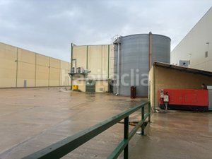 Foto 8e2d1aa7-3f38-4b26-90db-634857913fd6. Affitto capannone industriale con riscaldamento in Borox