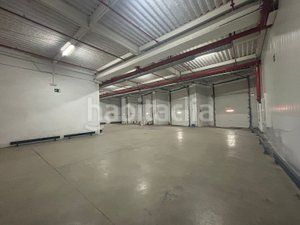 Foto 98e69860-4f83-41e2-97bc-c70a4ddf0004. Affitto capannone industriale con riscaldamento in Borox