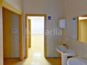 Foto f6f4f7fb-1a25-41d1-a04e-eb845613eb57. Affitto capannone industriale con riscaldamento in Borox