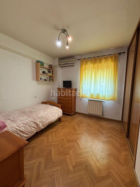 Foto d8b47443-9e96-4e0f-9268-b67c42c1d20c. Piso no cobramos honorarios al comprador. trato directo con la propiedad, total transparencia. impuestos y gastos no incluidos. en Madrid