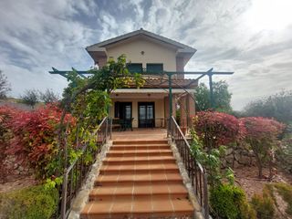 Chalet in Morata de Tajuña. ¡exclusiva vivienda independiente con vistas panorámicas y parce