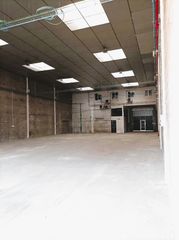 Location Bâtiment à usage industriel à Zona Industrial. Alfa acacias presenta nave industrial en alquiler – excelente ub