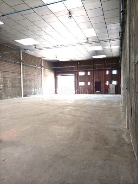 Foto 56f9451e-1ee4-487d-b240-6917731ee2cb. Location bâtiment à usage industriel dans Zona Industrial Rubí