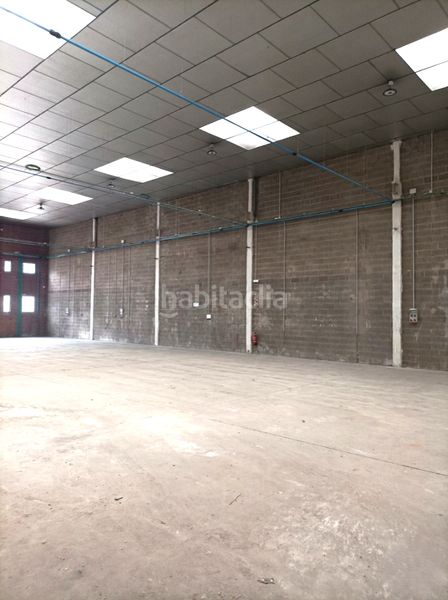 Foto 9ebd88ca-8940-41a8-a41e-b9cc92387163. Location bâtiment à usage industriel dans Zona Industrial Rubí