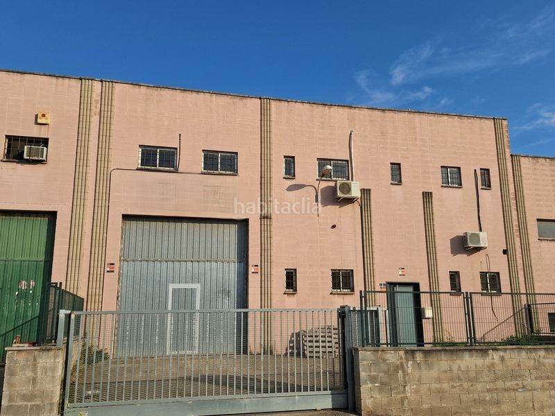 Foto bd836a9d-c79f-43ce-bfa3-76708fab1b24. Location bâtiment à usage industriel dans Zona Industrial Rubí