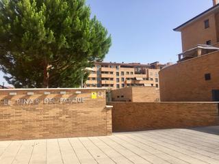 Aparcament cotxe a Avenida del arroyo juncal 1. Plaza de garaje en el pinar