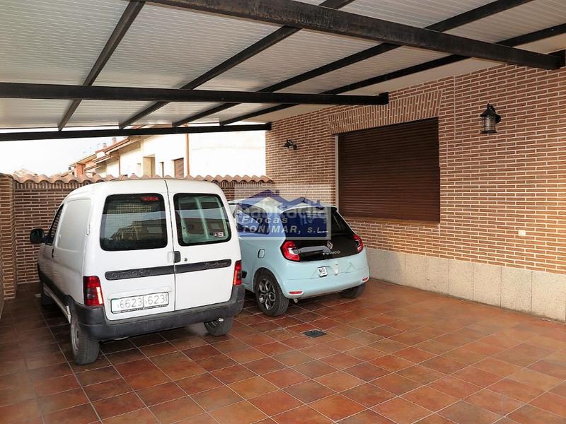 Foto a1b2adbc-c4cb-4085-a82a-98544612ac17. Casa chalet esquina en El Pijorro Navalcarnero