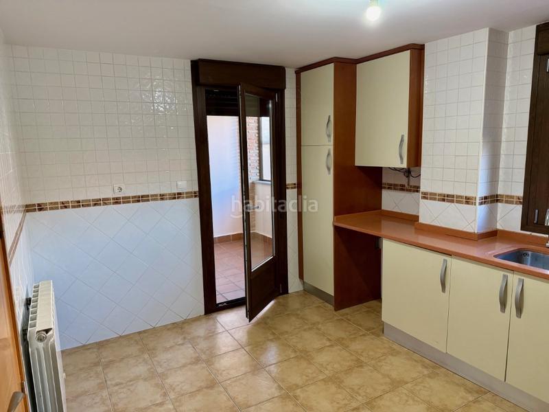 Foto 89f10236-f1cf-4321-a2d0-0492dce04812. Duplex with parking in Centro Navalcarnero