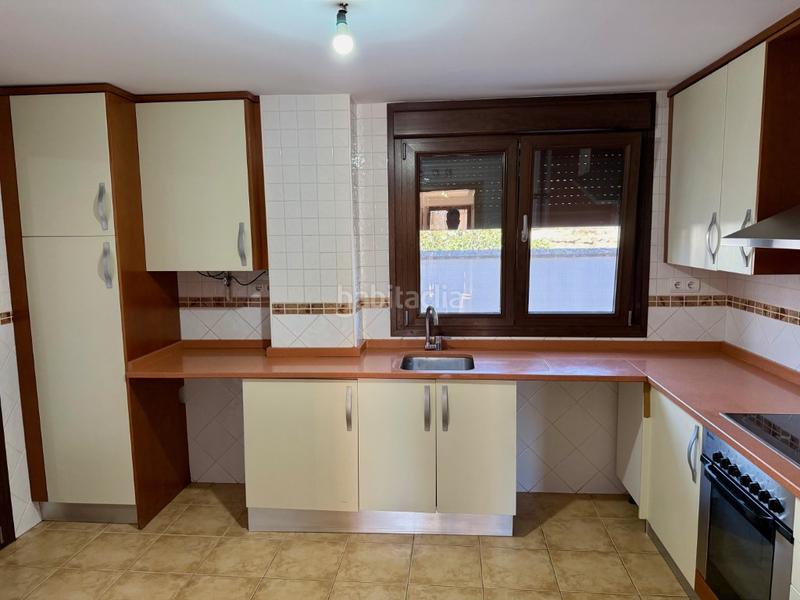 Foto adc2b9bb-fe35-4f70-a1e4-669a5cfb3411. Duplex with parking in Centro Navalcarnero