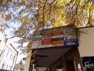 Lloguer Local Comercial a Calle leopoldo alas clarín 9. Centro comercial fuentehierro