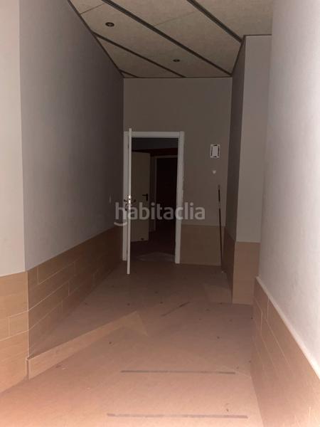 Foto a2fe08df-8c4e-4048-85c9-ae323c6b718a. Alquiler local comercial en plaza de ramón y cajal del bermejal 3 en Linares