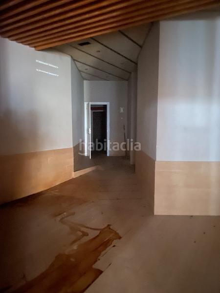 Foto d7328faa-e9b8-49d4-8d83-d5c13c6fed9d. Alquiler local comercial en plaza de ramón y cajal del bermejal 3 en Linares