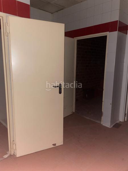 Foto e0d3d095-9d7d-4988-9ea9-5f8517457e7c. Lloguer local comercial a plaza de ramón y cajal del bermejal 3 a Linares