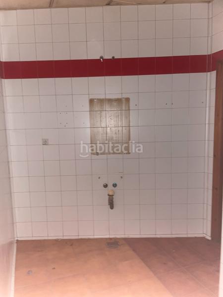 Foto ebcf95e7-7e7f-4c2f-8102-9accd86d20f6. Location local commercial dans plaza de ramón y cajal del bermejal 3 dans Linares