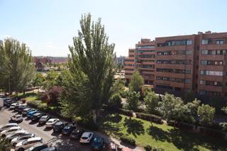 Affitto Appartamento in Calle de isabel colbrand 20. Próximo a telecinco y al colegio estudiantes