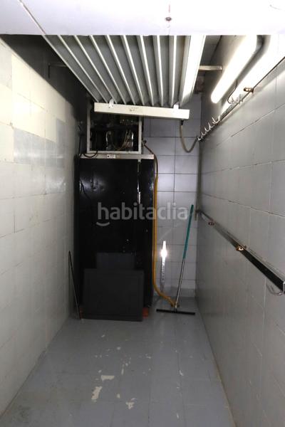 Foto fc502331-6d0f-48d8-b360-4f942bf4fd9d. Local comercial a calle leopoldo alas clarín 47 a Madrid