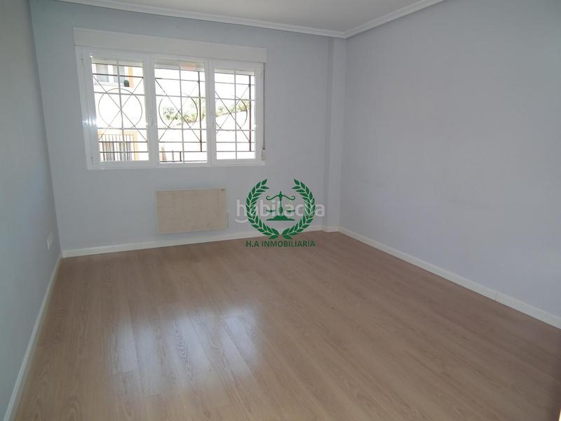 Foto 8d82d8f2-8237-460c-9461-af887bc9c624. Pis amb aparcament a Pedrezuela