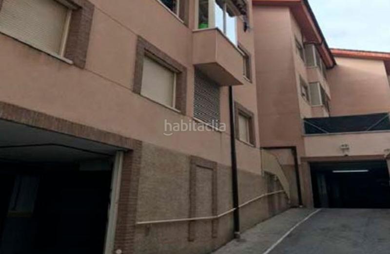 Foto f14a6259-0a12-4bcc-af40-e76517ced693. Aparcament cotxe a Molar (El)