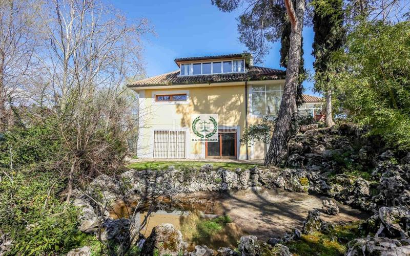 Foto 17403366-28b7-44ed-9104-2349159ec175. Xalet amb calefacció aparcament a urbanización La Moraleja La Moraleja