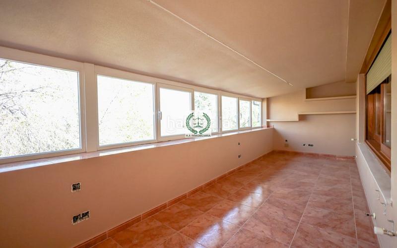 Foto 1a82fbcb-b93d-4bda-b98e-12fa5bcd75af. Xalet amb calefacció aparcament a urbanización La Moraleja La Moraleja