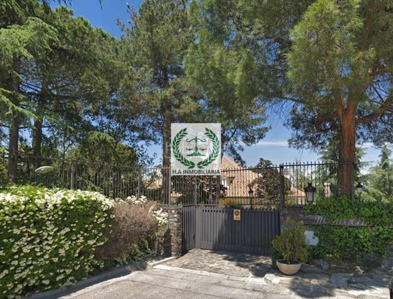 Foto 35cb2d42-7a33-4433-82f7-5d0a338f6c8c. Xalet amb calefacció aparcament a urbanización La Moraleja La Moraleja