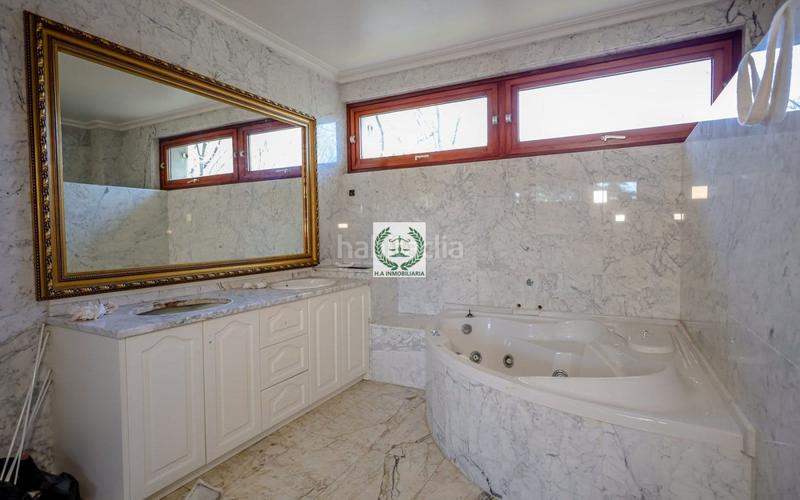 Foto 5b8b4553-7424-469d-af93-ba502176f57a. Xalet amb calefacció aparcament a urbanización La Moraleja La Moraleja