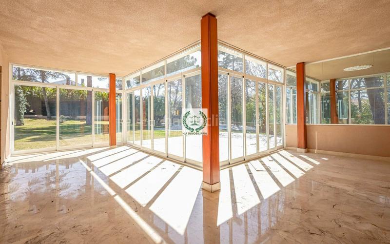 Foto 65b33376-b522-4e77-b75a-beedebe8c700. Xalet amb calefacció aparcament a urbanización La Moraleja La Moraleja