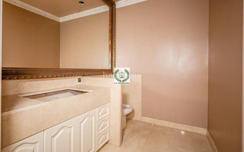 Foto 855036aa-ed52-4099-b3a6-177263d391c2. Xalet amb calefacció aparcament a urbanización La Moraleja La Moraleja