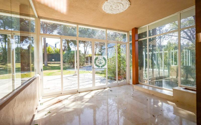 Foto 9a7e63e4-cd31-4c34-8d5e-8f37f4dae125. Xalet amb calefacció aparcament a urbanización La Moraleja La Moraleja