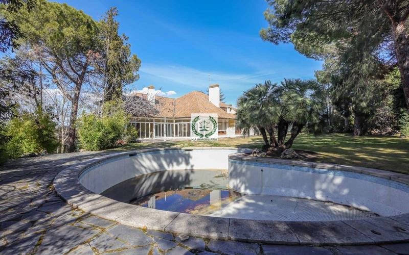 Foto c8a05110-870f-4263-bb6e-0b23fcb8fb3f. Xalet amb calefacció aparcament a urbanización La Moraleja La Moraleja