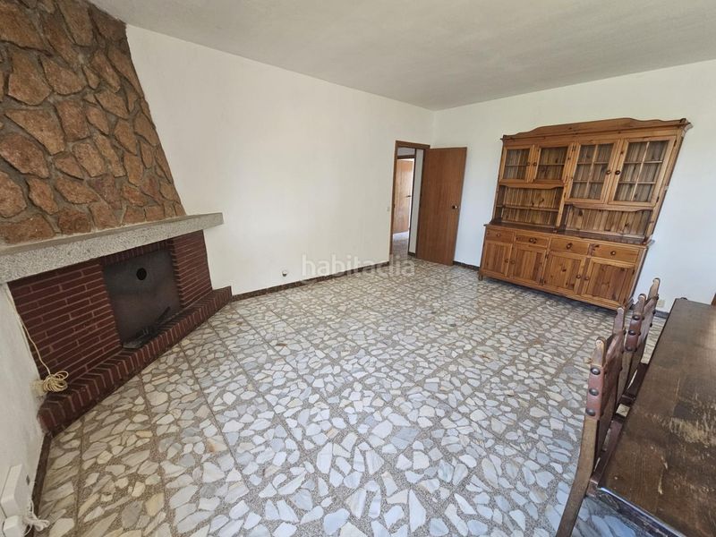 Foto a5108b9a-28cc-4f7f-b51d-191898fb8289. Chalet mit heizung parking in Pedrezuela