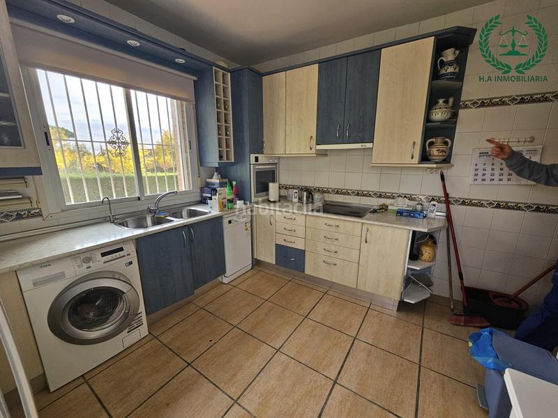 Foto d78fb9f7-55fc-4d7f-a50a-0d87efc98cba. Chalet con parcheggio in Pedrezuela