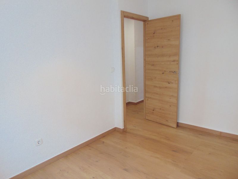 Foto 35ca2b24-755f-47c5-9a0d-d7d7e1f1b5fd. Pis a Pintores-Ferial Parla