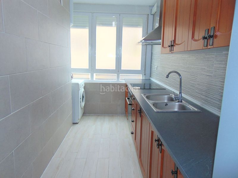 Foto 5efd6a0f-321b-4f43-9e40-0c8abd326b04. Pis a Pintores-Ferial Parla