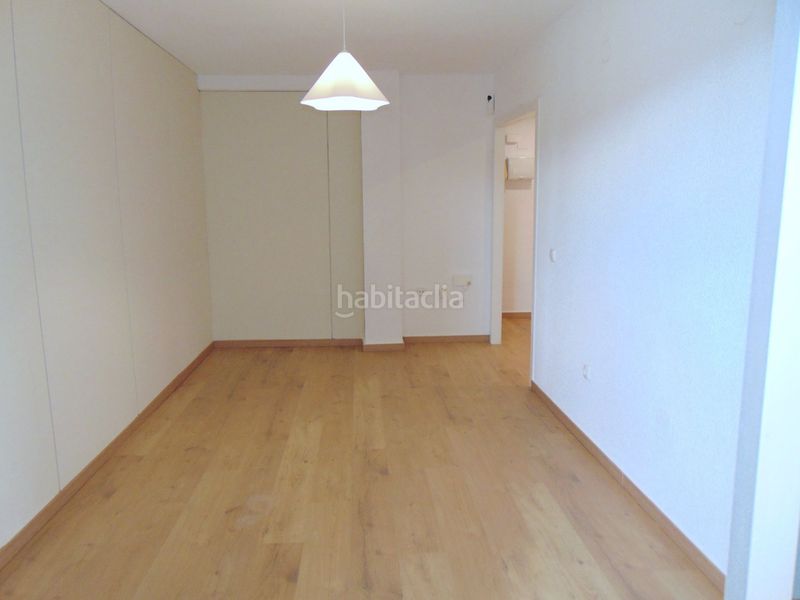 Foto afdbf954-bc77-4169-8822-12fc0374e003. Pis a Pintores-Ferial Parla